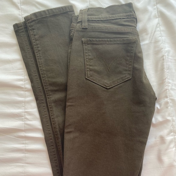 Army green studded Levi jeans. Size 0. - Picture 2 of 6